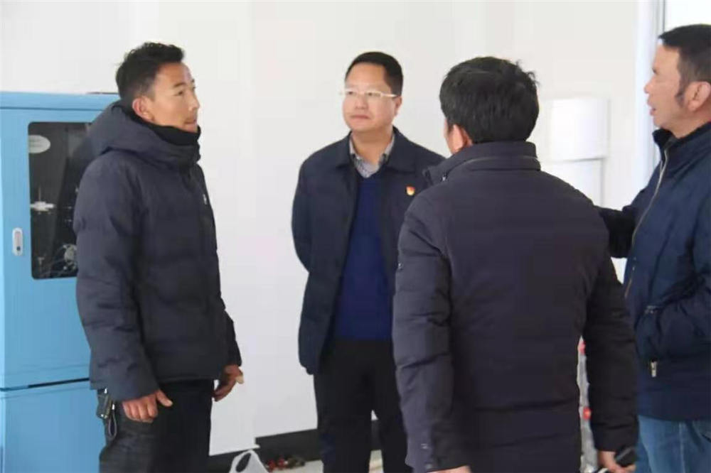 吉隆縣縣委副書記、縣長胡紅等領導班子進行檢查和指導工作